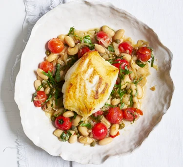Cod, beans and tomato